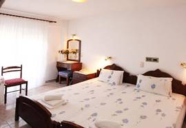 Fourkos Hotel
