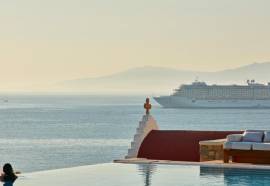 Bill & Coo Suites and Lounge