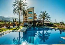 Danelis Studios & Apartments