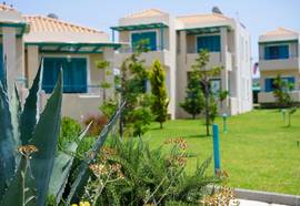 Kyparissia Blue Rooms & Suites