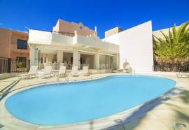 Malia Central Apartments