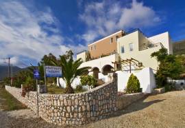 Nikos Hotel