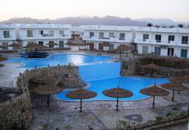 Carlton Luxury Resort