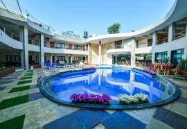 Capital O 22969 The Center Court