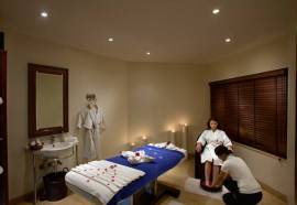 Hotel The Royal Plaza