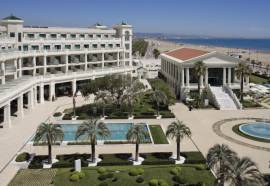 Las Arenas Balneario Resort