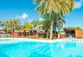 HL Miraflor Suites Hotel