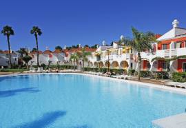 Cordial Green Golf Bungalows