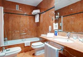 Hotel Valencia Oceanic Managed by Melia Hotels International