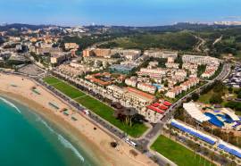 Oassium Hotel At Estival Park