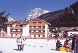 Albergo Canazei B&B