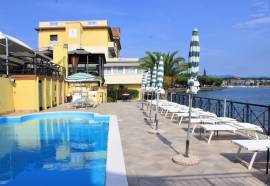 Estee Hotel, Desenzano Del Garda