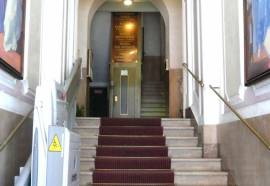 Cambridge Hotel