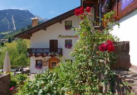 Debra Park Hotel