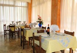 Ribot Hotel