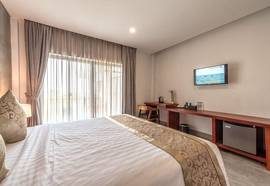 Phoenix Sea View Hotel