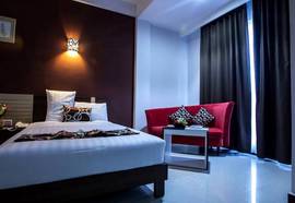 Moon Julie Hotel