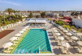 Nicholas Color Hotel