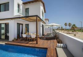 Louis Chris Le Mare Villa