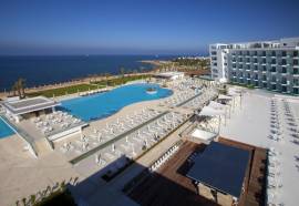 King Evelthon Beach Hotel & Resort