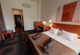 Rixwell Centra Hotel