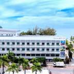 Туры в Малайзию из Санкт-Петербурга в лучшие отели для 2 взрослых на новый год 2025 - Cenang Plaza Beach Hotel, Jalan Pantai Cenang