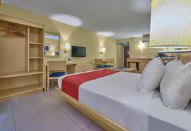 City Express Cancun