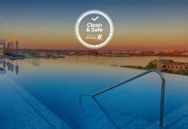 Jupiter Marina Hotel