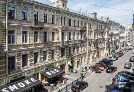 Largo у Невского проспекта