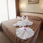 Недорогие горящие туры в Лазаревское России в отели 1*, 2*, 3* для 2 взрослых на 10 дней на июнь 2026 - Бристоль