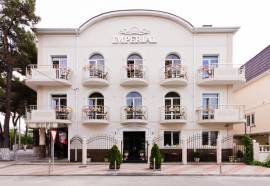 Imperial Hotel (Империал)